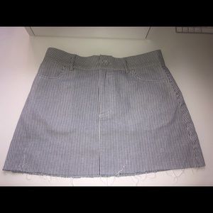 A white and light blue/gray skirt:)